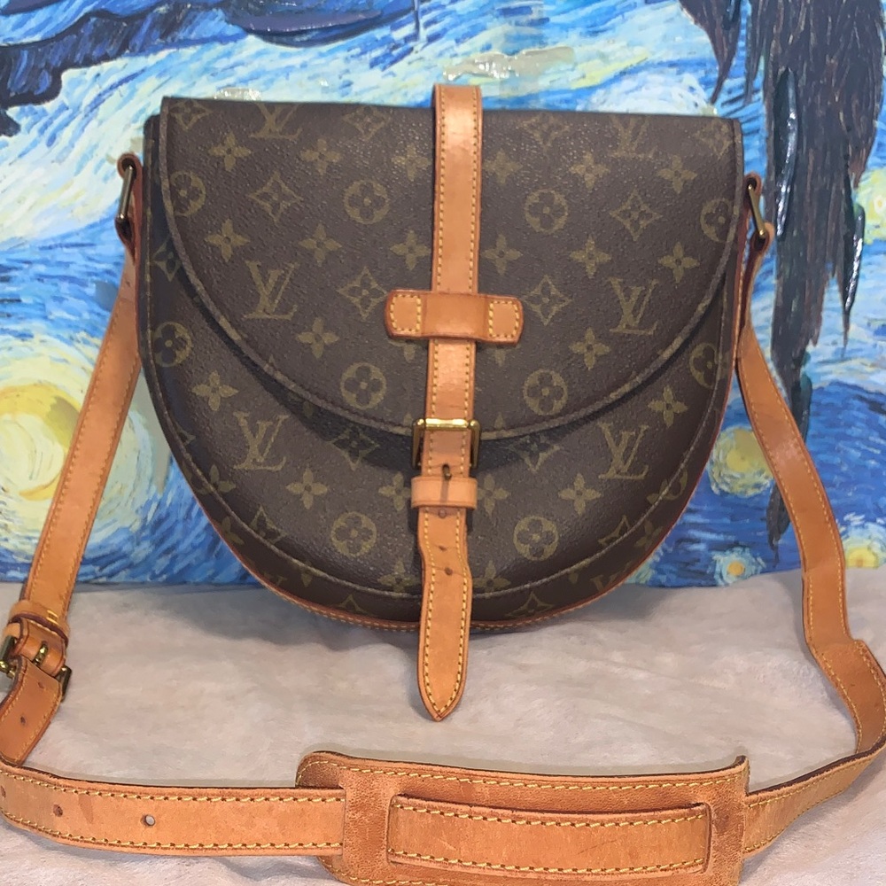 Louis Vuitton Chantilly crossbody with COA